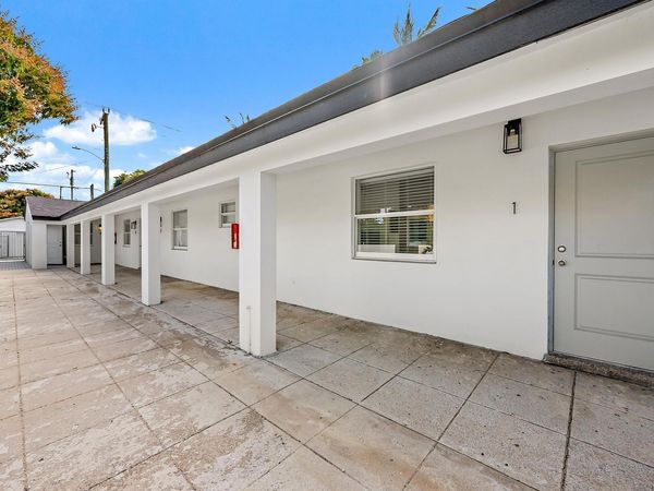 3808 Broadway, Unit 3, West Palm Beach, FL 33407