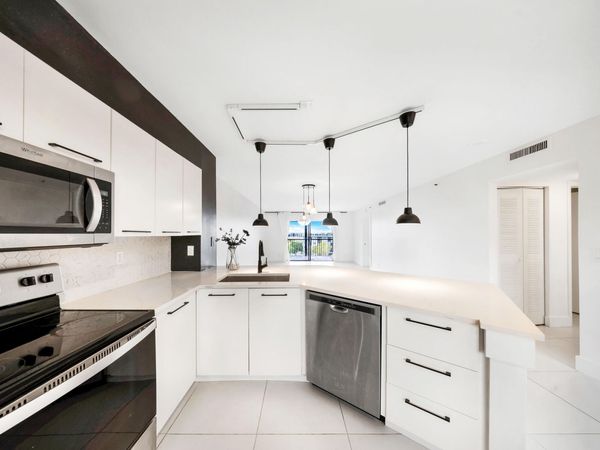 2217 Cypress Island Drive, Unit 602, Pompano Beach, FL 33069
