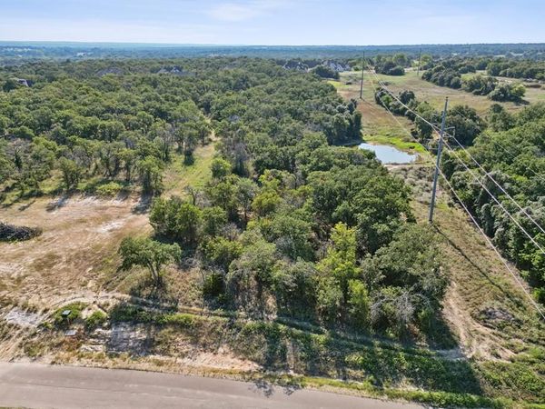 1049 Glenoaks Drive , Weatherford, TX 76088