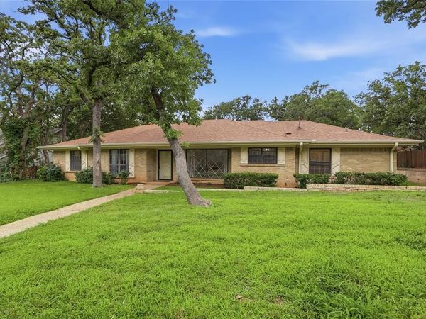 823 Ridgecrest Circle, Denton, TX 76205