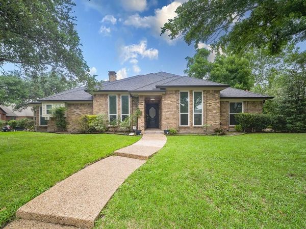 7315 Debbe Drive , Dallas, TX 75252