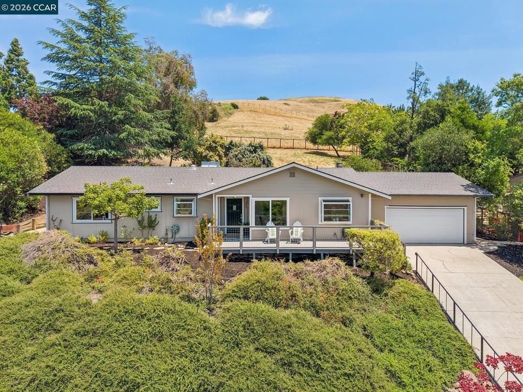 8 Ketelsen Ct , Moraga, CA 94556 Main Photo