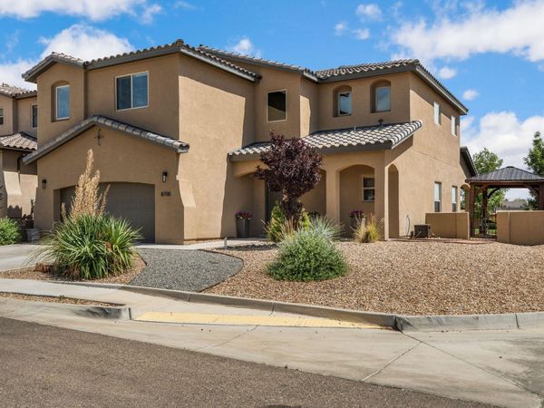 8700 Desert Finch Lane NE, Albuquerque, NM 87122