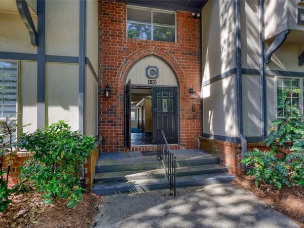 6851 Roswell Rd , Sandy Springs, GA 30328