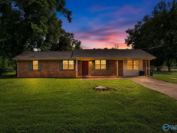 14 Canadian Drive, Scottsboro, AL 35769