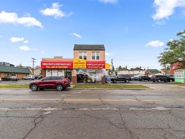 5920 Chase Road, Dearborn, MI 48126