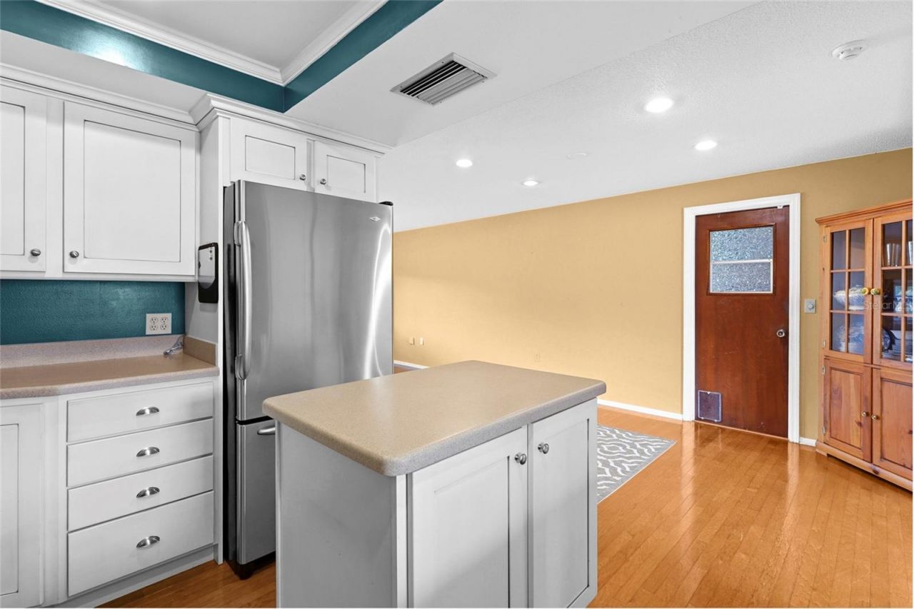 1006 De Leo Drive, Sarasota, FL 34243 Photo
