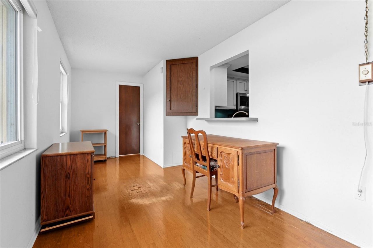 1006 De Leo Drive, Sarasota, FL 34243 Photo