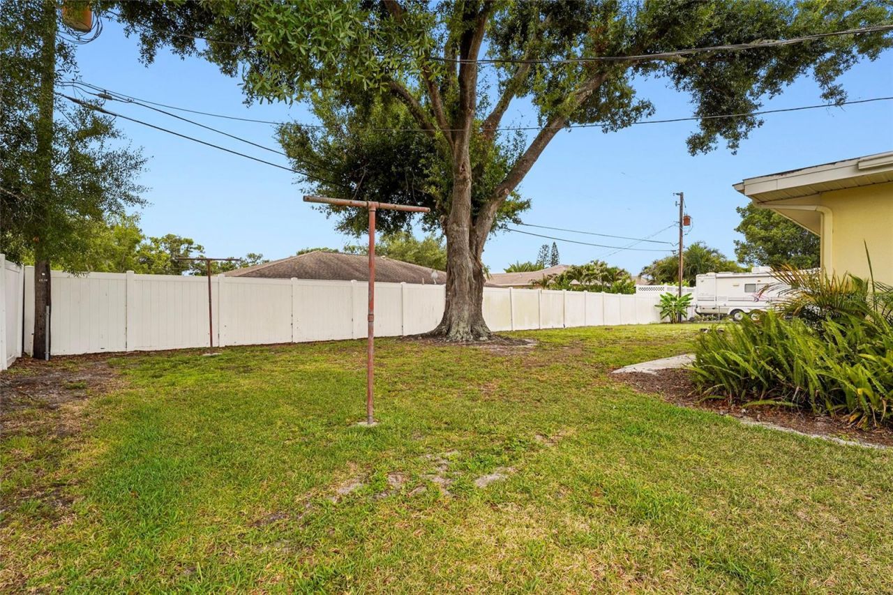 1006 De Leo Drive, Sarasota, FL 34243 Photo