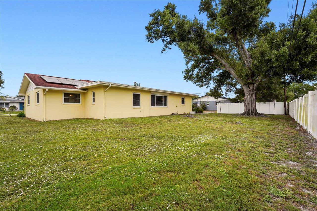 1006 De Leo Drive, Sarasota, FL 34243 Photo