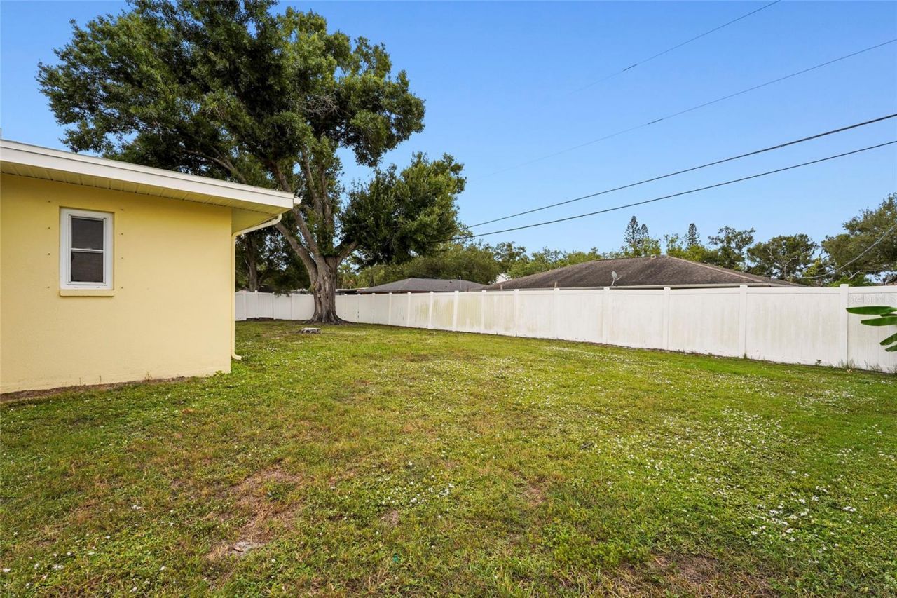 1006 De Leo Drive, Sarasota, FL 34243 Photo