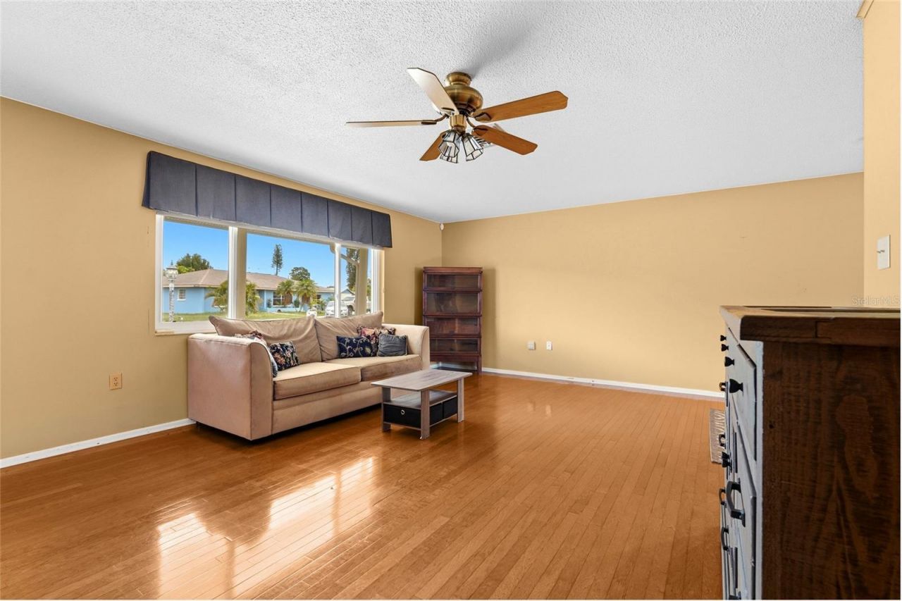 1006 De Leo Drive, Sarasota, FL 34243 Photo