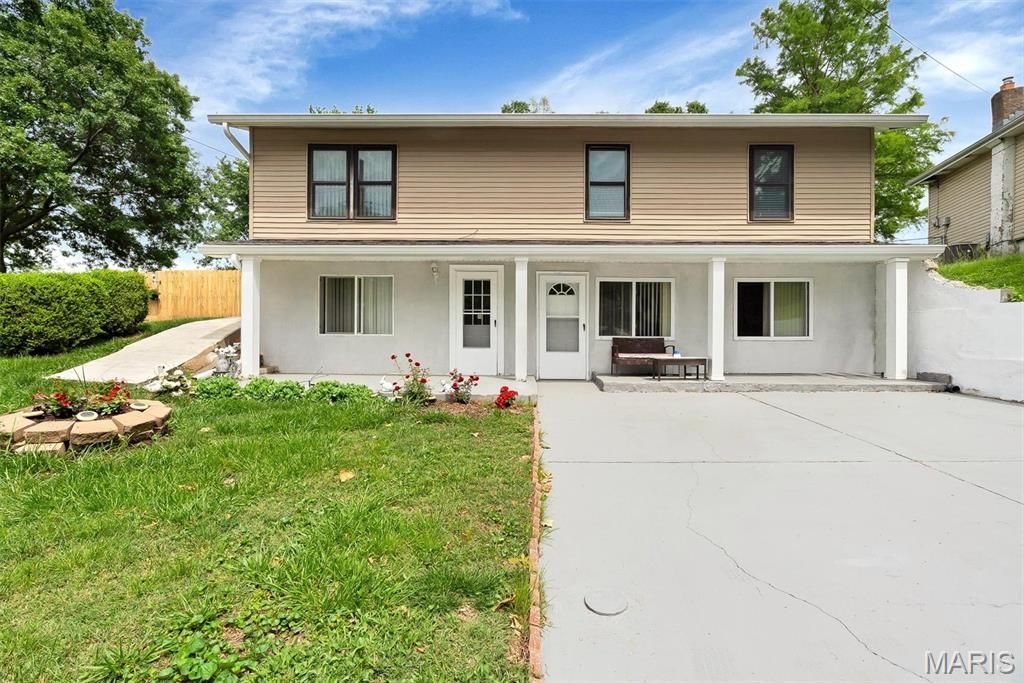 9986 Lark Avenue , Saint Louis, MO 63125 Main Photo