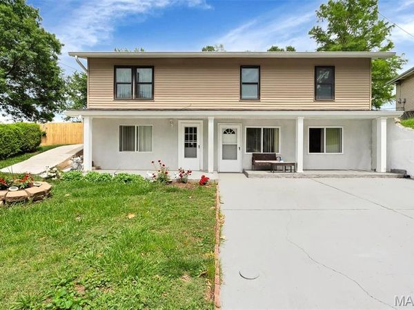 9986 Lark Avenue , St Louis, MO 63125