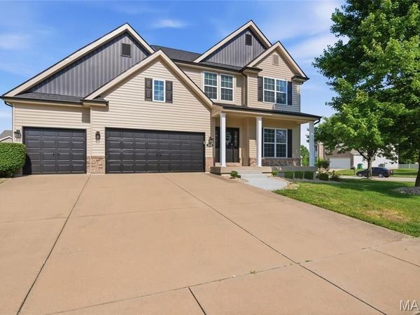 1020 Still Water Drive, O'Fallon, IL 62269