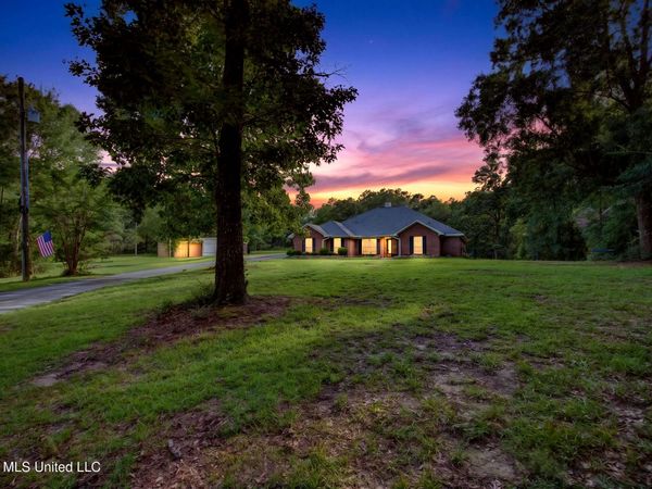 20201 N Hills Lane, Vancleave, MS 39565