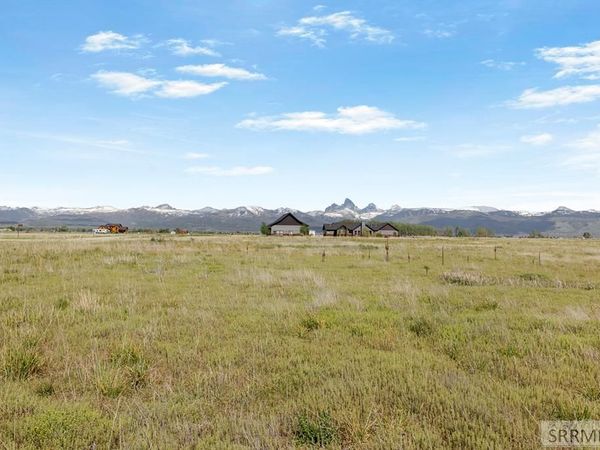 4490 Heads Up Road, TETONIA, ID 83452