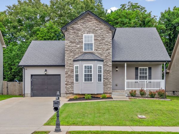 654 Fox Hound Dr, Clarksville, TN 37040