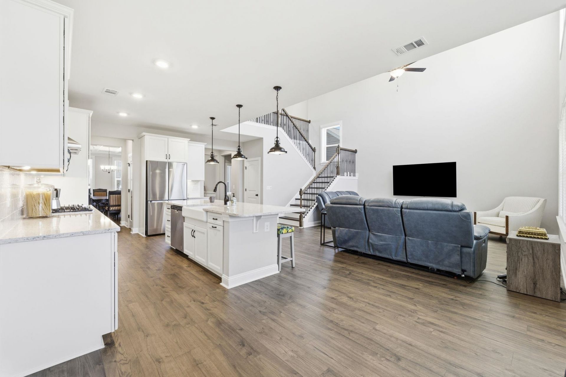 376 Mikita Dr. Photo 20
