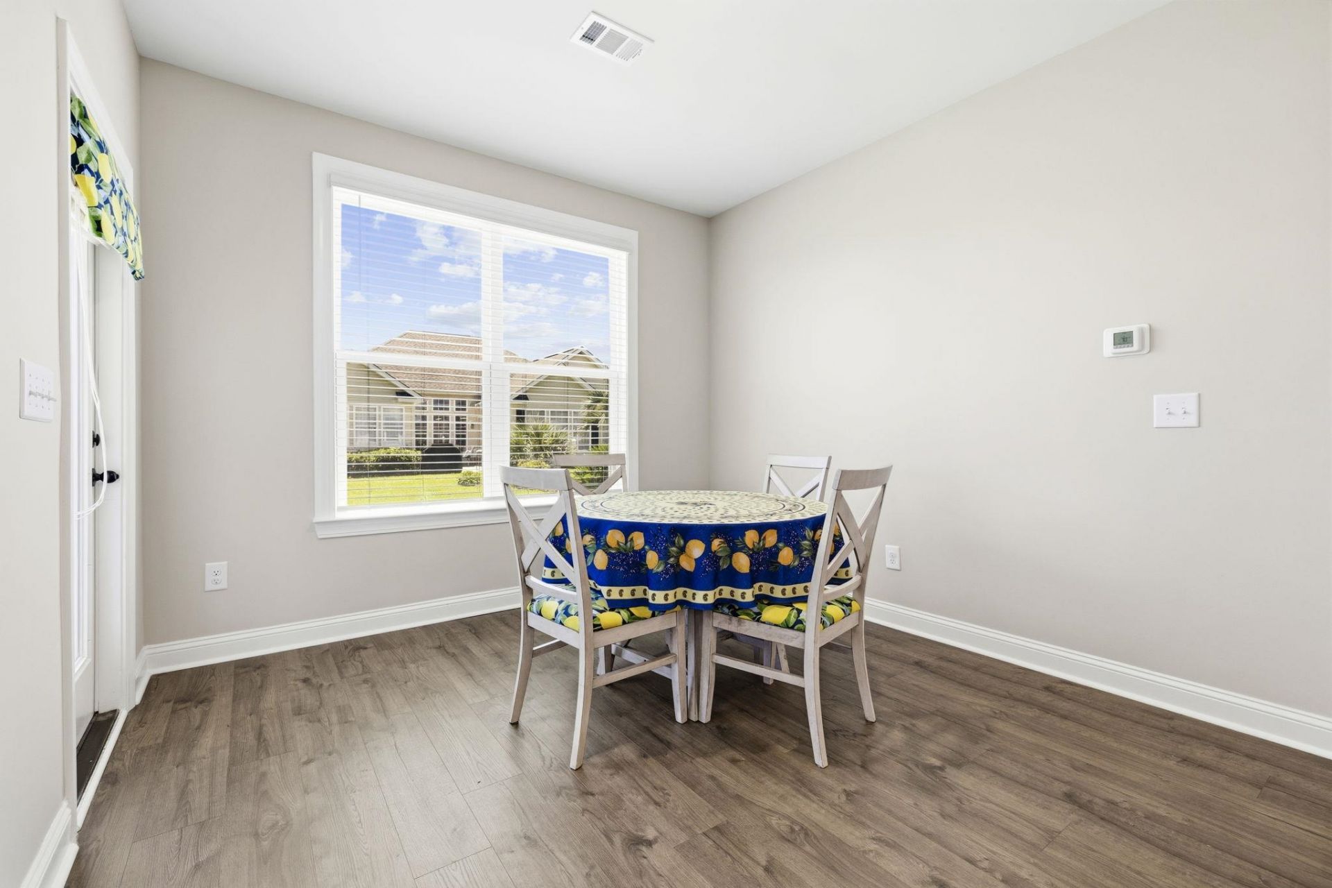 376 Mikita Dr. Photo 21