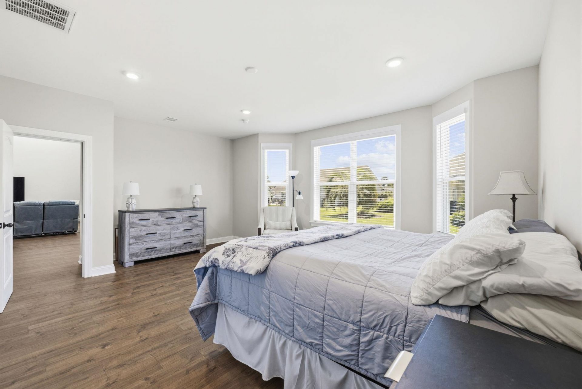 376 Mikita Dr. Photo 23
