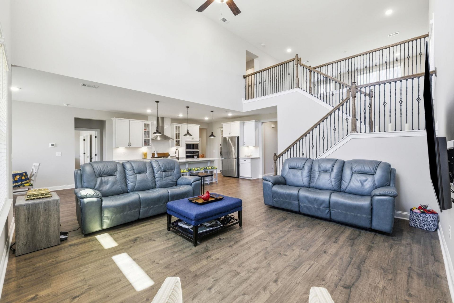376 Mikita Dr. Photo 31