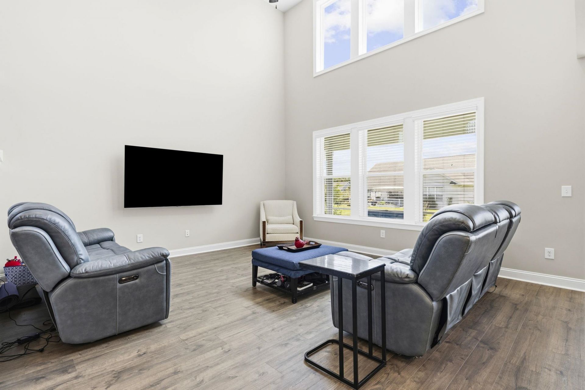 376 Mikita Dr. Photo 32