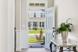 376 Mikita Dr. photo 4