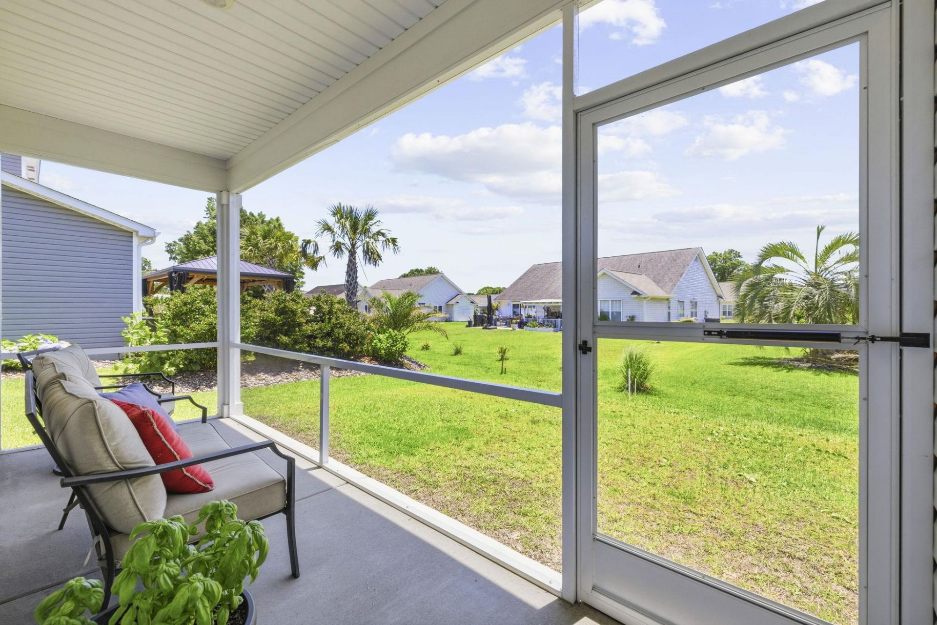 376 Mikita Dr. Photo 46