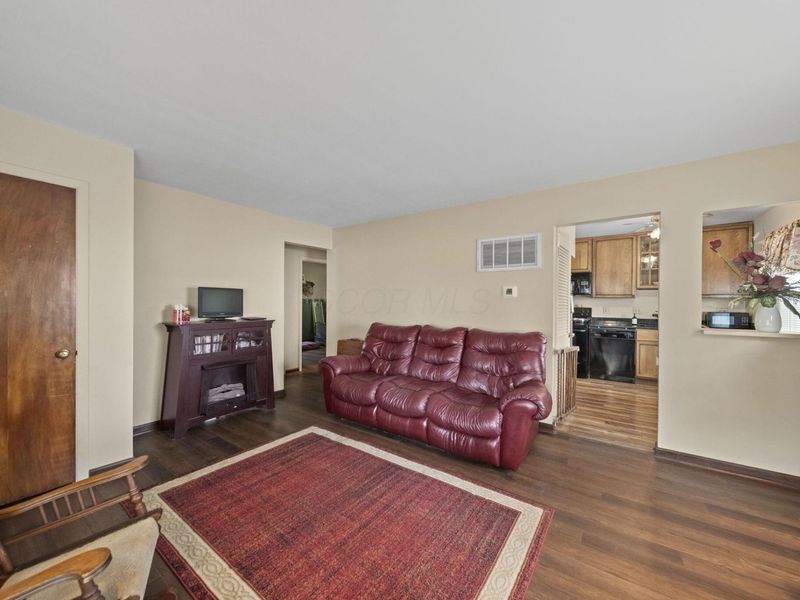 934 Blenheim Road, Columbus, OH 43224 Photo 11