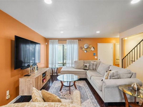 11401 Berendo Avenue, Unit 6, Los Angeles, CA 90044
