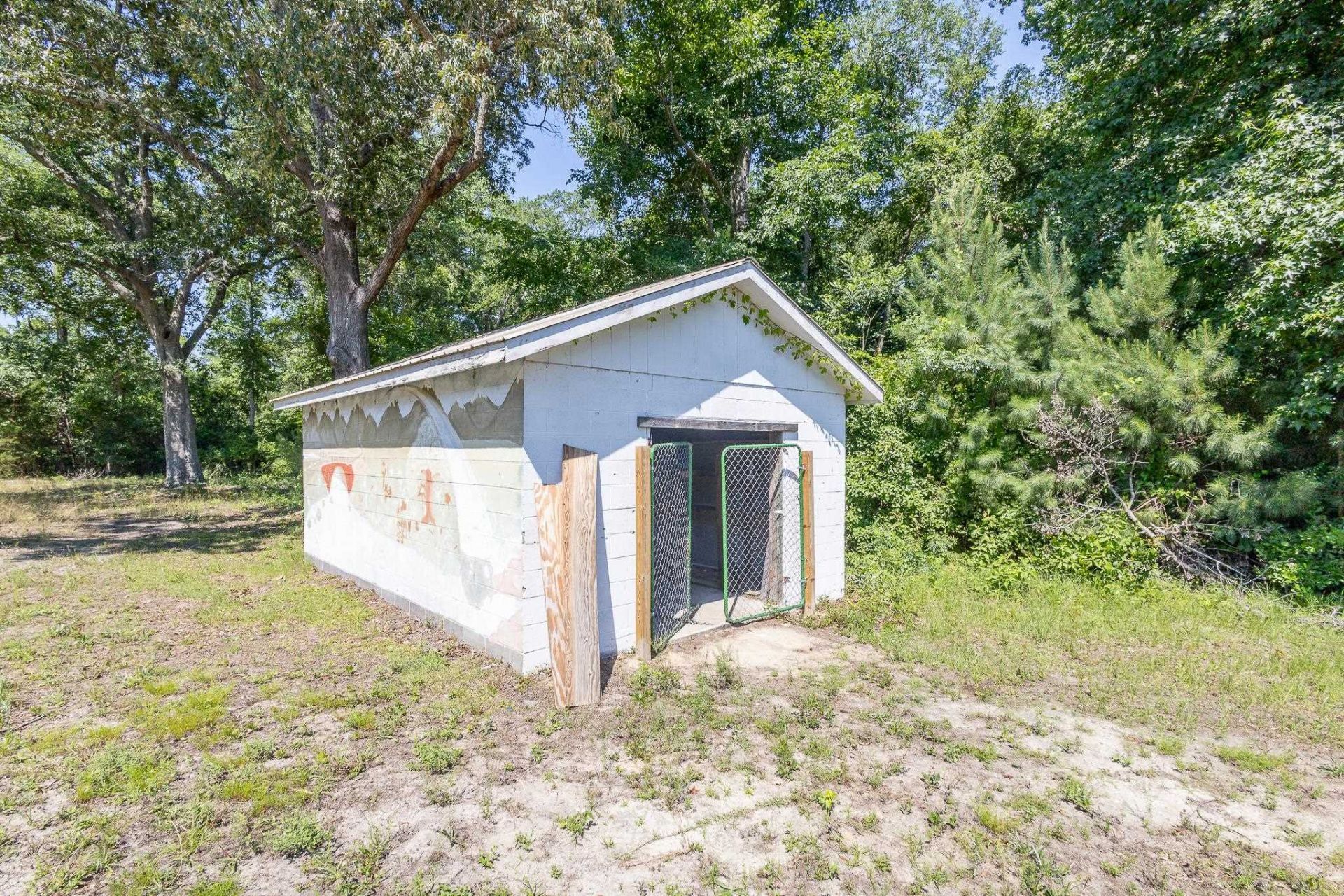 1403 Highway 90  Photo 9
