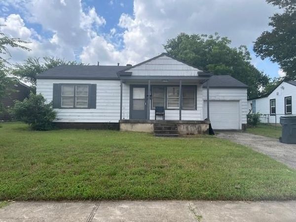 2602 Falls Drive , Dallas, TX 75211