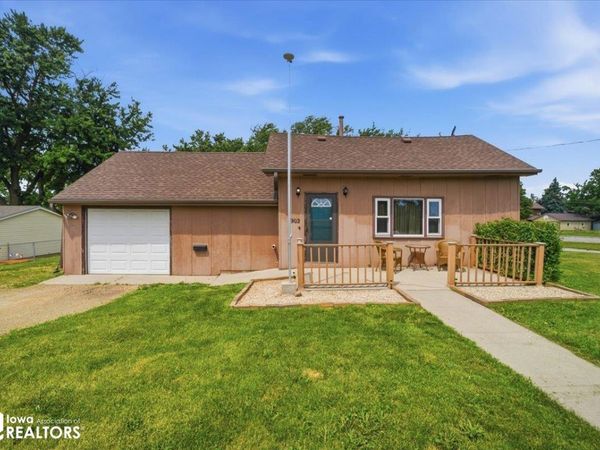 1902 12Th Street, Eldora, IA 50627