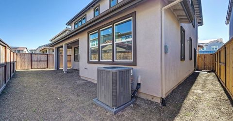 2082 Gravel Bar Way, Sacramento, CA 95832 Photo