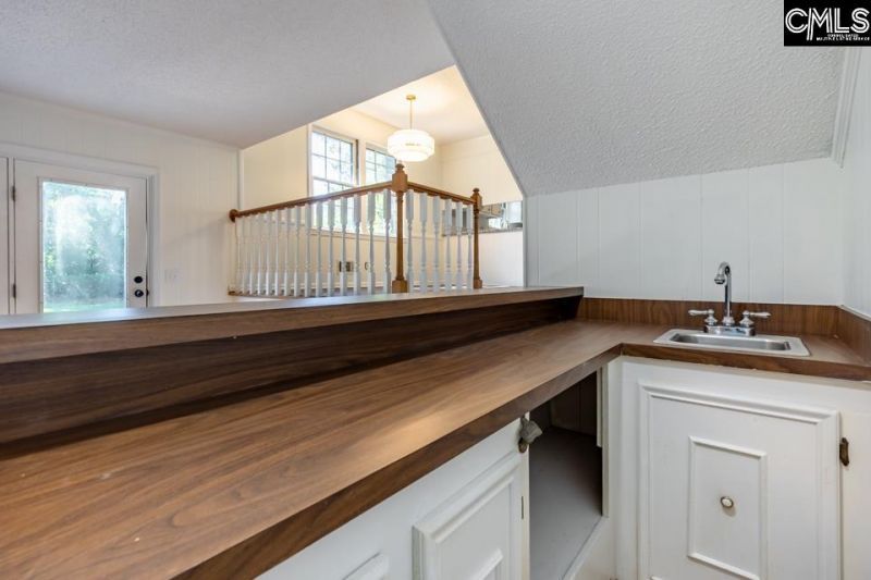 313 Wycombe Road  Photo 17