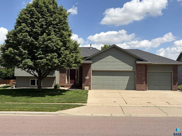 7504 S Aftyn Ave, Sioux Falls, SD 57108