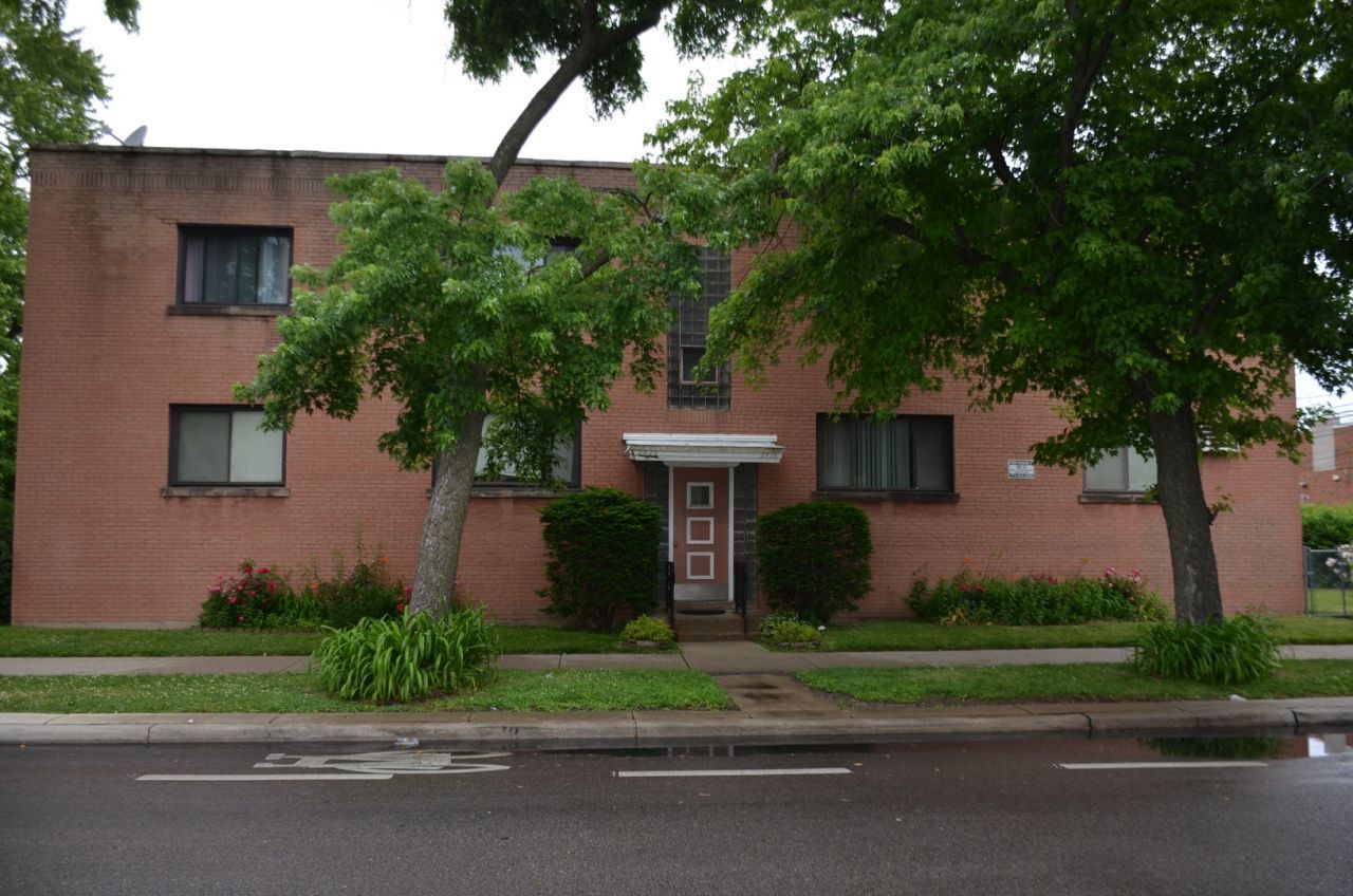 2822 W Granville Avenue, Unit 2W, Chicago, IL 60659 Main Photo