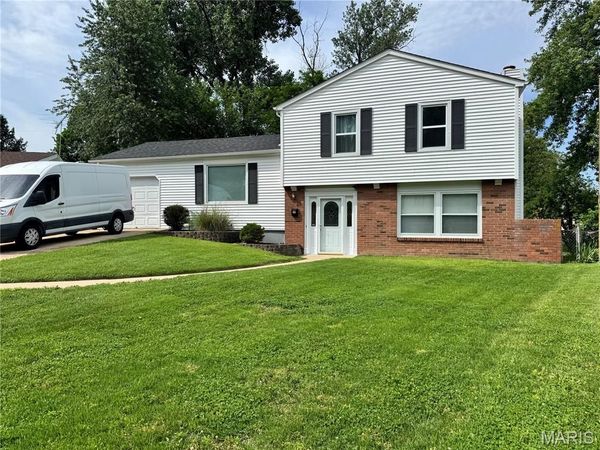 55 Brightmoor Drive, Florissant, MO 63033