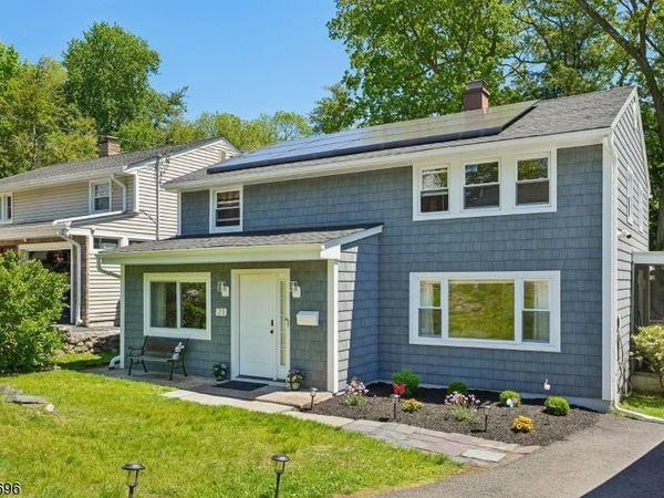 21 Howard Pl, Waldwick, NJ 07463