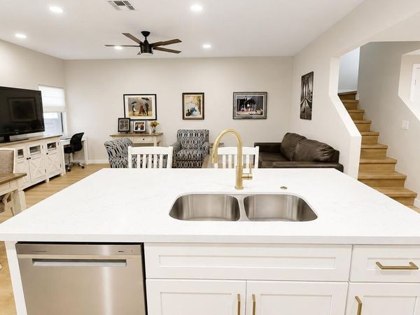 9705 E MOUNTAIN VIEW Road, Unit 1056, Scottsdale, AZ 85258