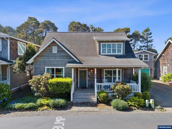 350 Bella Beach Dr, Depoe Bay, OR 97341