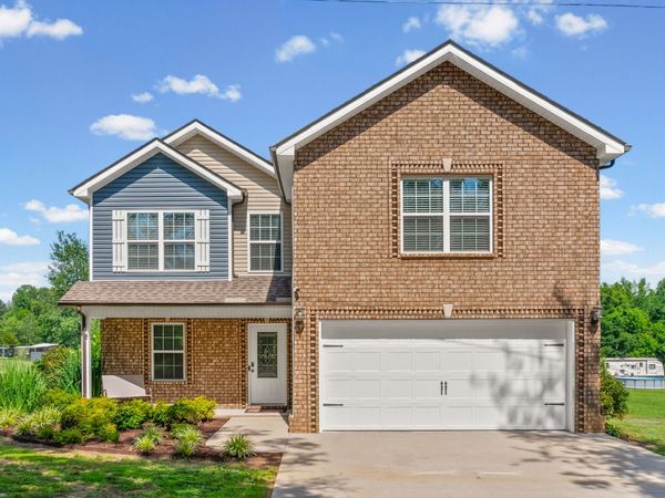 3701 Chapel Hill Rd , Clarksville, TN 37040