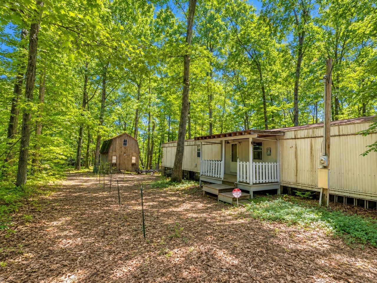 360 Floyd Dr , Smithville, TN 37166 Main Photo
