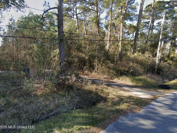 6813 Natchez Street, Biloxi, MS 39532