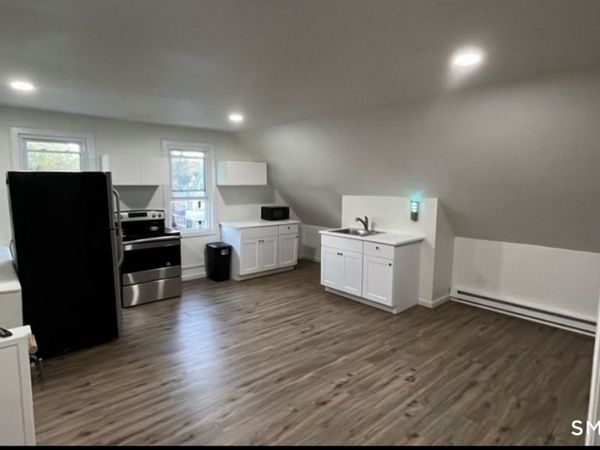 10 Rowe , New Haven, CT 06513