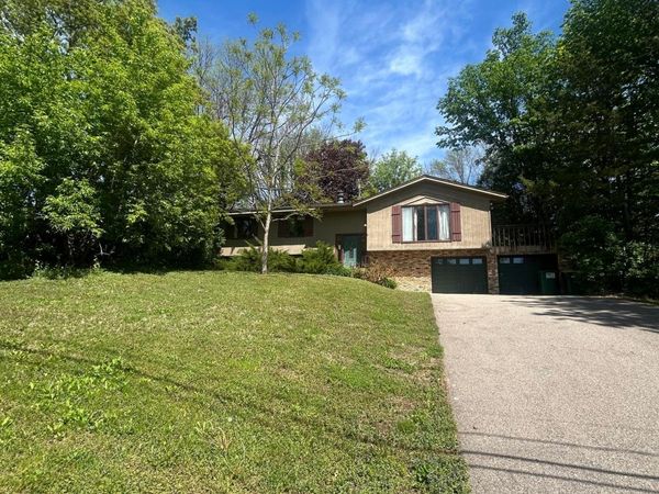 5905 Country Club Road , Excelsior, MN 55331