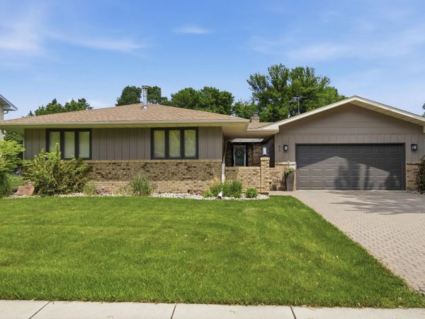 86 35th Avenue NE, Fargo, ND 58102