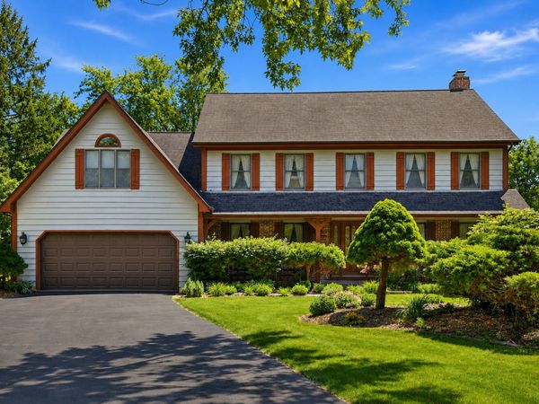 107 Roxborough Place, Inverness, IL 60010