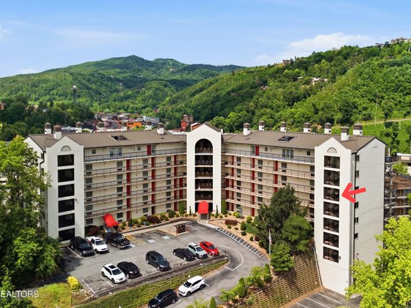 102 Baskins Creek Bypass , Gatlinburg, TN 37738